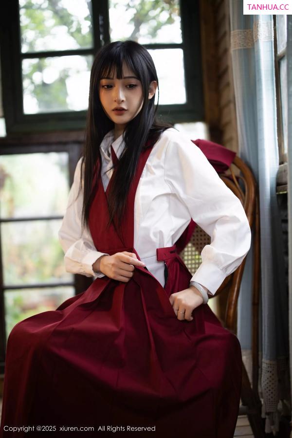   [XiuRen]高清写真图 2025.04.29 No.10215 茂木希子 性感红裙第26张图片